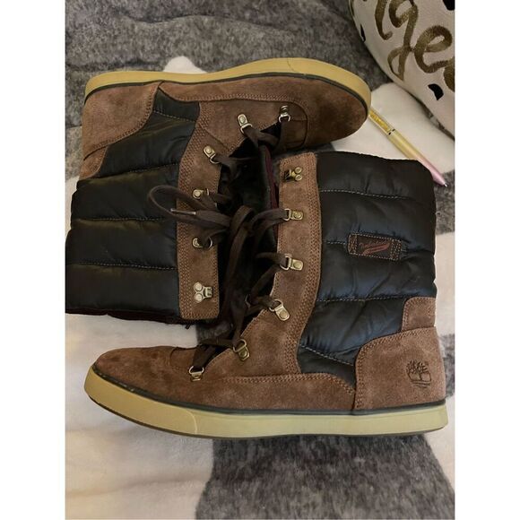 Timberland Deering Puffy Lace Up Boot. Women's size 9. - Picture 5 of 13